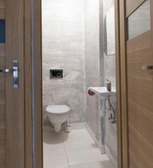 이코노미 쿼드러플룸(공용 화장실), Hostel Radom