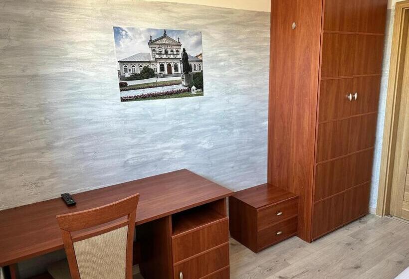 اتاق استاندارد یک نفره, Hostel Radom