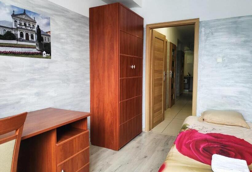 스탠다드 싱글 룸, Hostel Radom