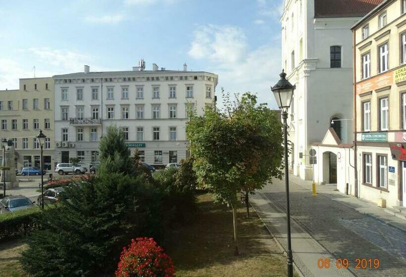 Economy Triple Room, Hostel Staromiejski