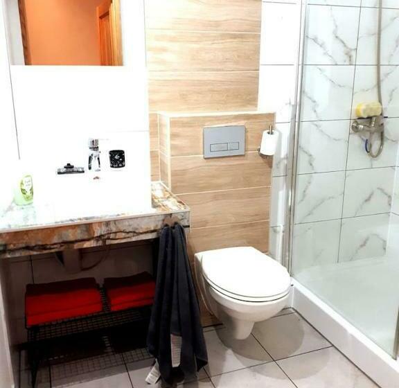 Economy Triple Room, Hostel Staromiejski