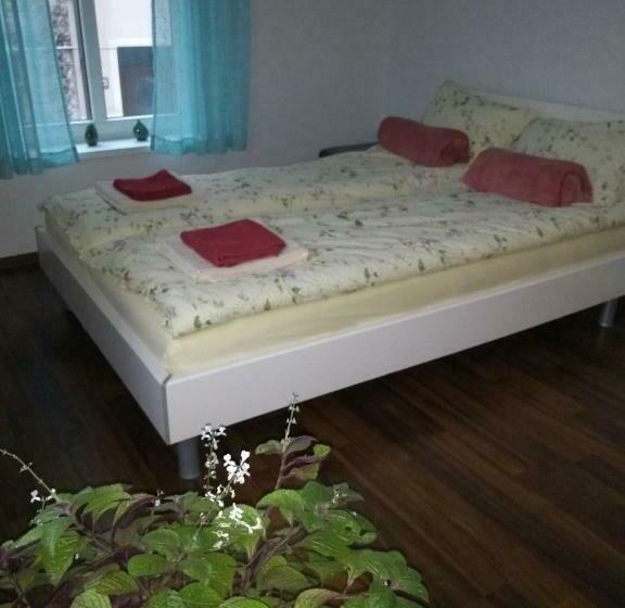 Economy Triple Room, Hostel Staromiejski