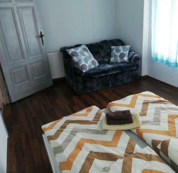 Economy Triple Room, Hostel Staromiejski