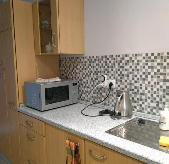 Economy Triple Room, Hostel Staromiejski