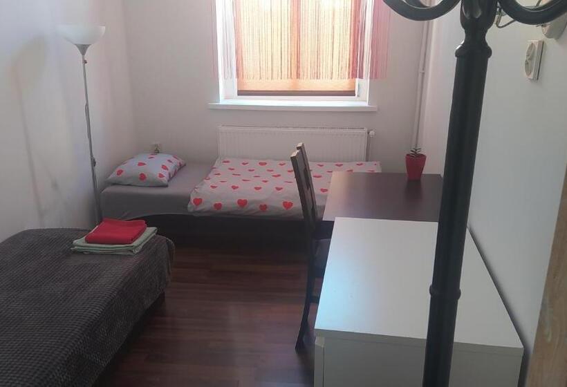 اتاق اکونومی, Hostel Staromiejski