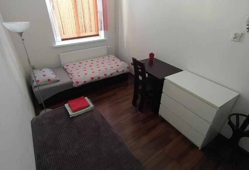 اتاق اکونومی, Hostel Staromiejski