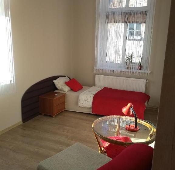 اتاق اکونومی, Hostel Staromiejski