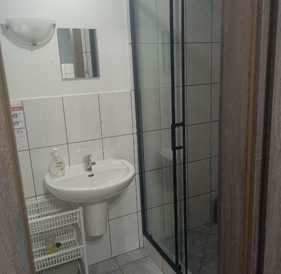 이코노미 쿼드러플룸(공용 화장실), Agroturystyka U Pawła I Asi