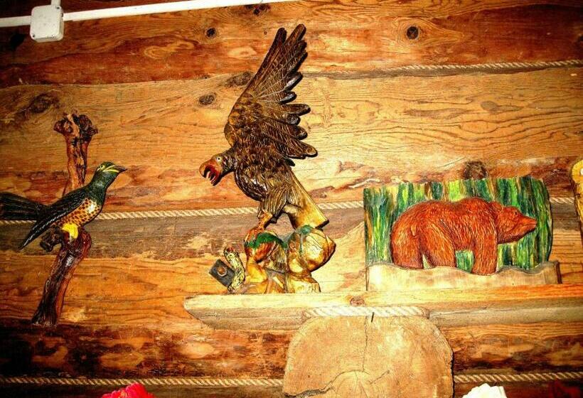 غرفة قياسية رباعية, Chata Pod Kamieniem