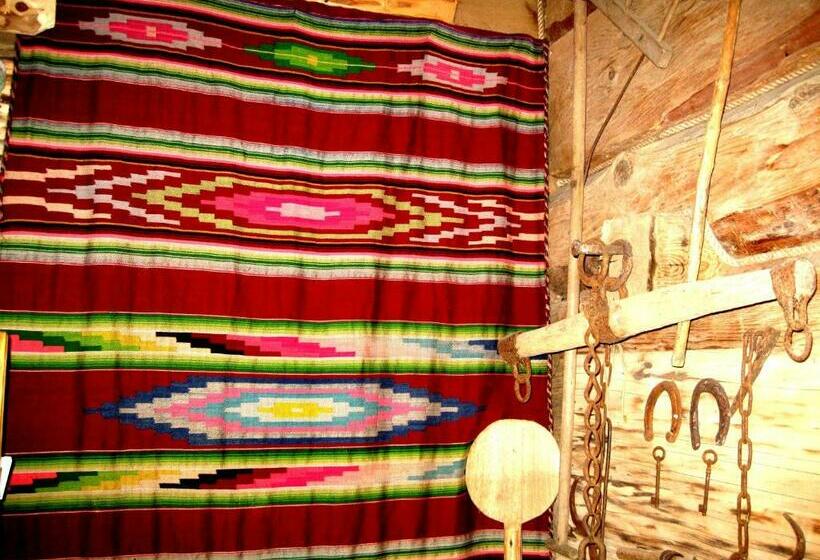 غرفة قياسية رباعية, Chata Pod Kamieniem