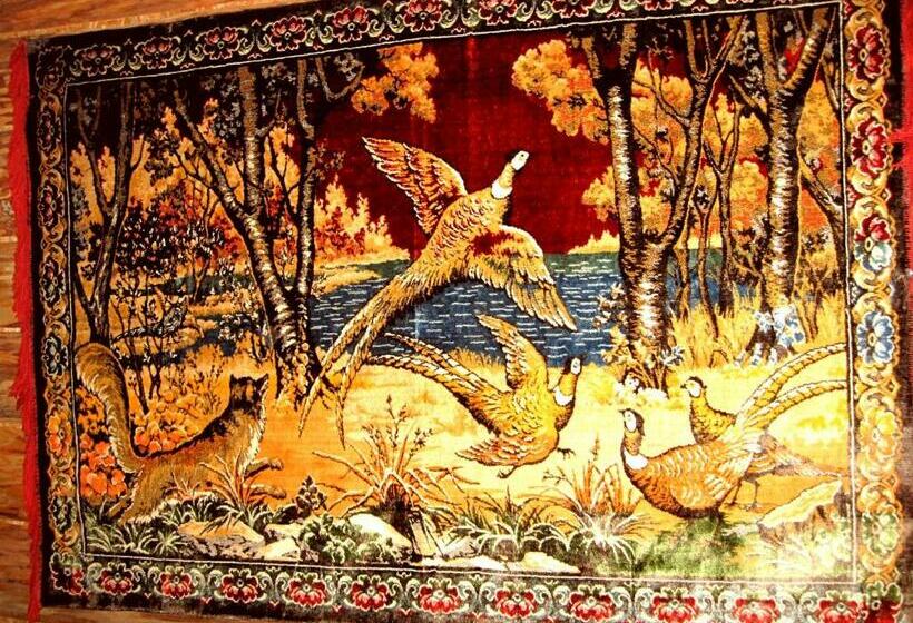 غرفة قياسية رباعية, Chata Pod Kamieniem