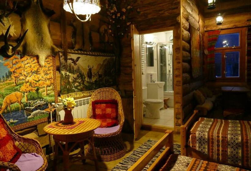 غرفة قياسية رباعية, Chata Pod Kamieniem