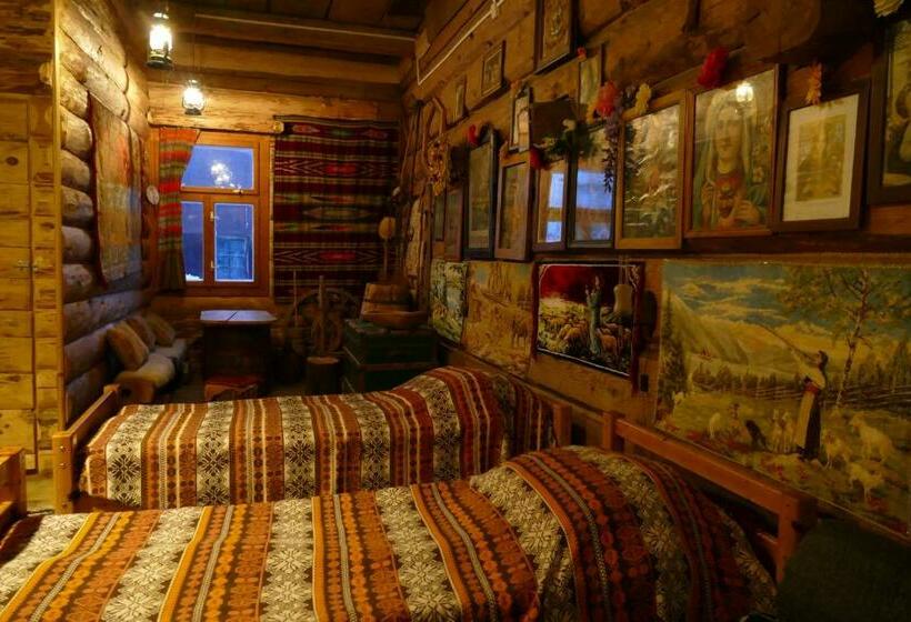 غرفة قياسية رباعية, Chata Pod Kamieniem