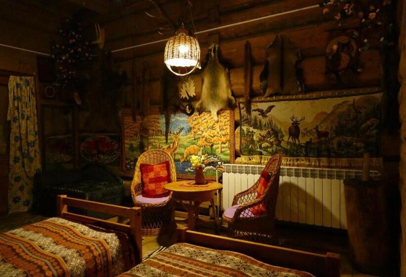 غرفة قياسية رباعية, Chata Pod Kamieniem