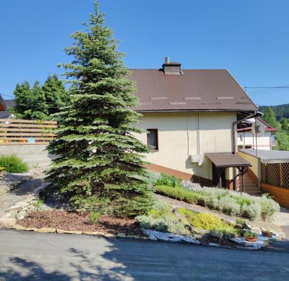 شقة غرفتين, Cichy Zakątek