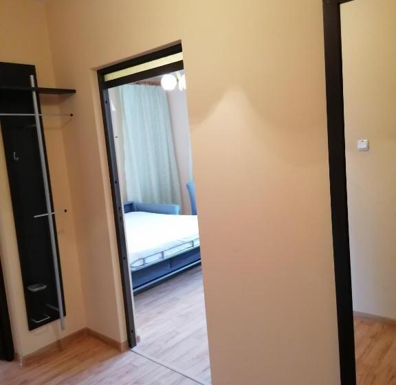 スタンダード４人部屋, Dom Honorat, Kamianna 70, 33 336