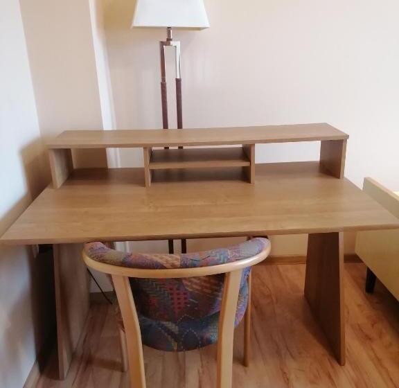 スタンダード４人部屋, Dom Honorat, Kamianna 70, 33 336