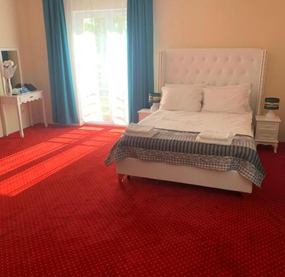 חדר דלוקס, I Restauracja Admirał