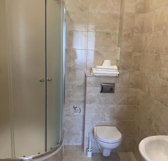 חדר דלוקס, I Restauracja Admirał