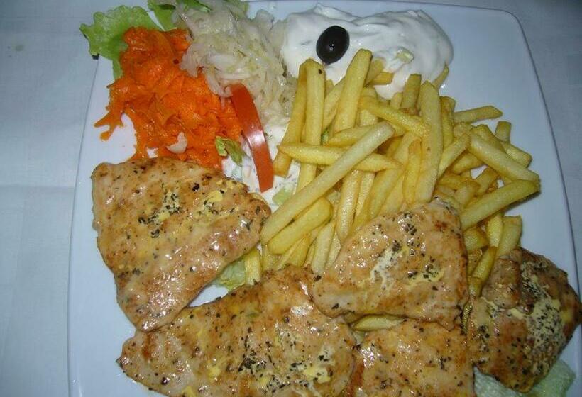 غرفة قياسية, Tawerna Akropolis