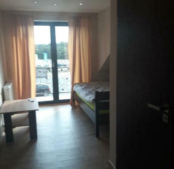 غرفة قياسية, Tawerna Akropolis