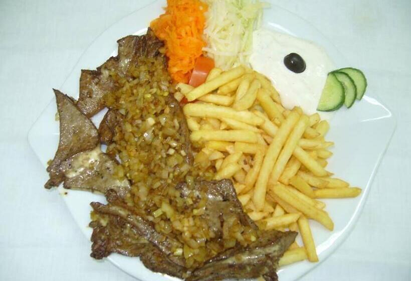 غرفة قياسية, Tawerna Akropolis