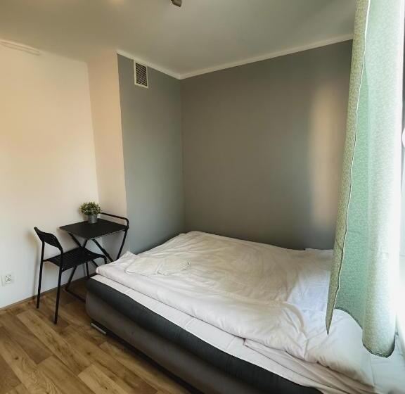 اتاق اکونومی, Kwadrat B&b Spiechowicza