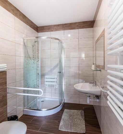 Семейный Номер, Motel Oliv