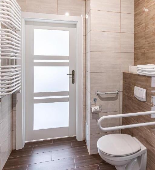 Семейный Номер, Motel Oliv