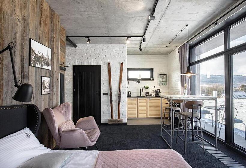 带露台的标准工作室, Bieszczadzka Stodoła