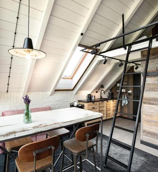 标准工作室, Bieszczadzka Stodoła