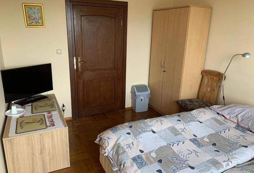 חדר סטנדרט עם מרפסת, Dom Kkk