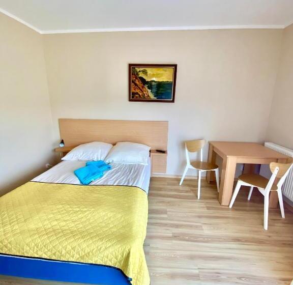 Номер Стандарт, Willa Octavia