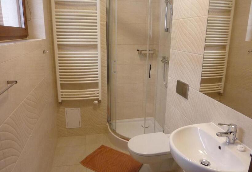 חדר סטנדרט, Centrum Promocji Leśnictwa W Mucznem