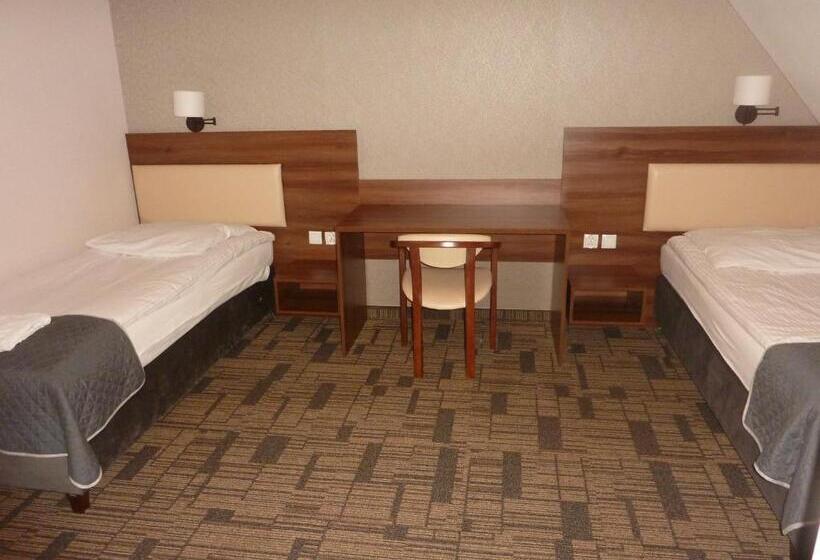 חדר סטנדרט לארבעה, Centrum Promocji Leśnictwa W Mucznem