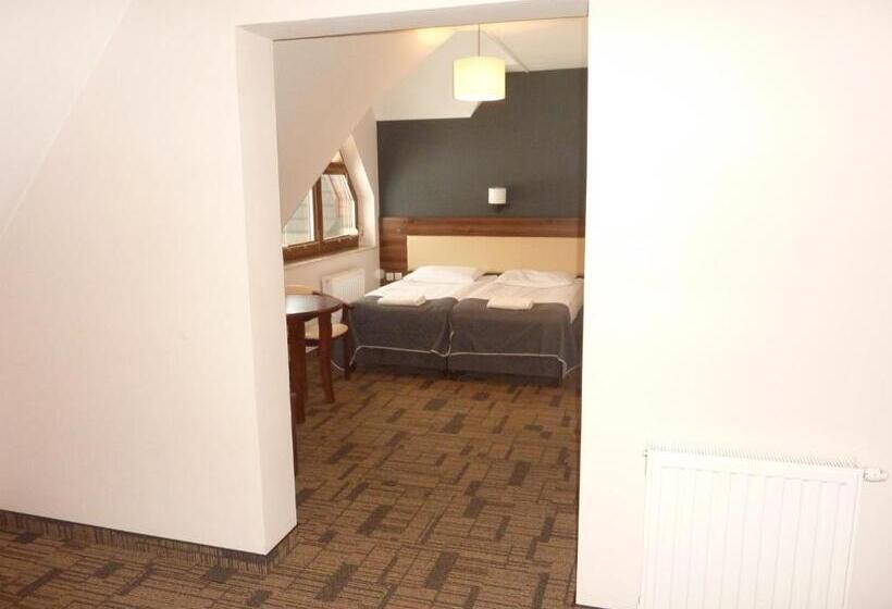 חדר סטנדרט לארבעה, Centrum Promocji Leśnictwa W Mucznem