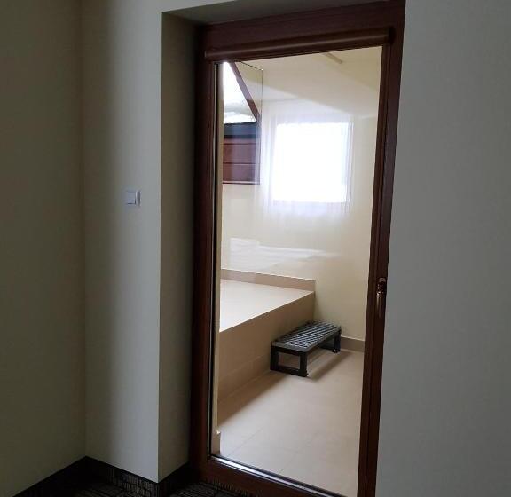 דירה בת חדר שינה 1 עם נוף, Centrum Promocji Leśnictwa W Mucznem