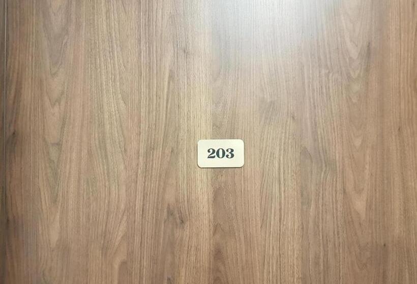 חדר לארבעה סטנדרטי עם מרפסת, Centrum Promocji Leśnictwa W Mucznem