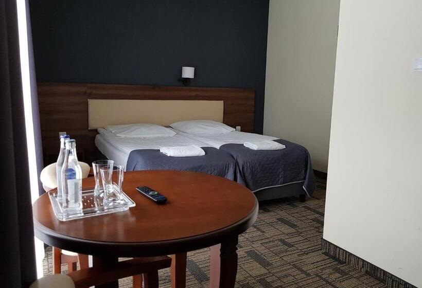 חדר סטנדרט עם מרפסת, Centrum Promocji Leśnictwa W Mucznem