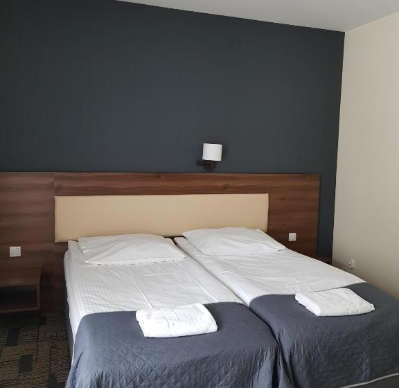 חדר סטנדרט עם מרפסת, Centrum Promocji Leśnictwa W Mucznem