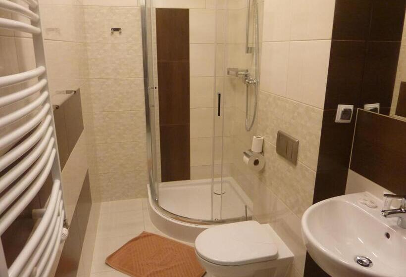 חדר סטנדרט, Centrum Promocji Leśnictwa W Mucznem