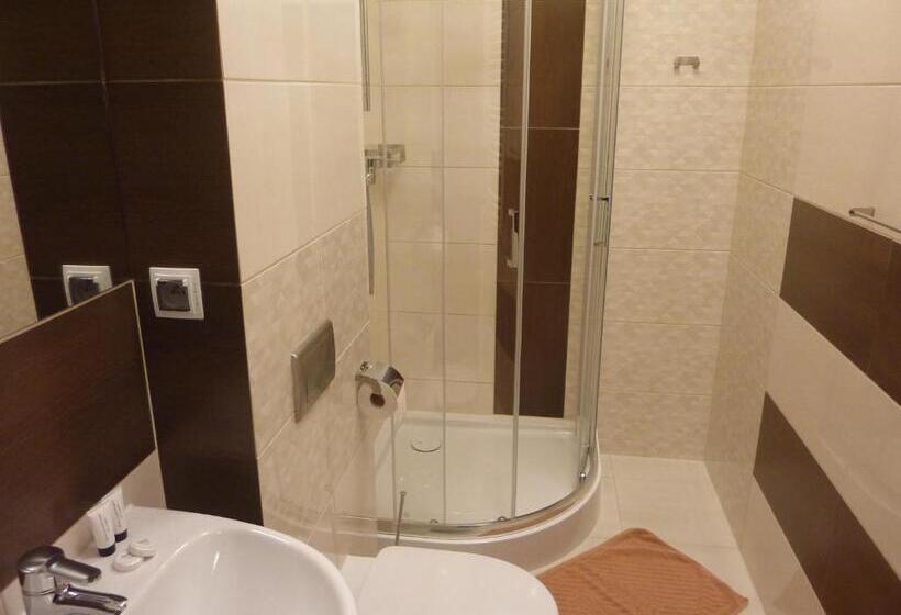 חדר סטנדרט, Centrum Promocji Leśnictwa W Mucznem