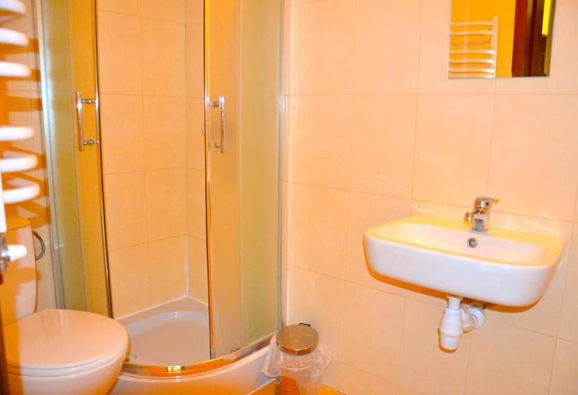 Номер Стандарт Трехместный, Ośrodek Wypoczynkowo Szkoleniowy Halny