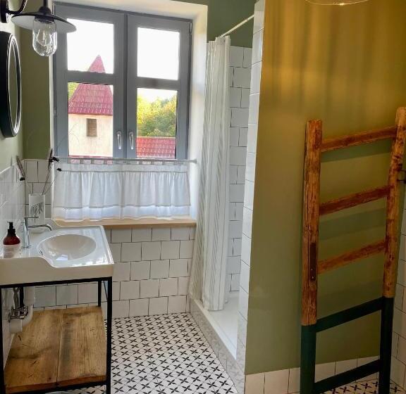 スタンダードスタジオ, Uroczysko Gryżyna