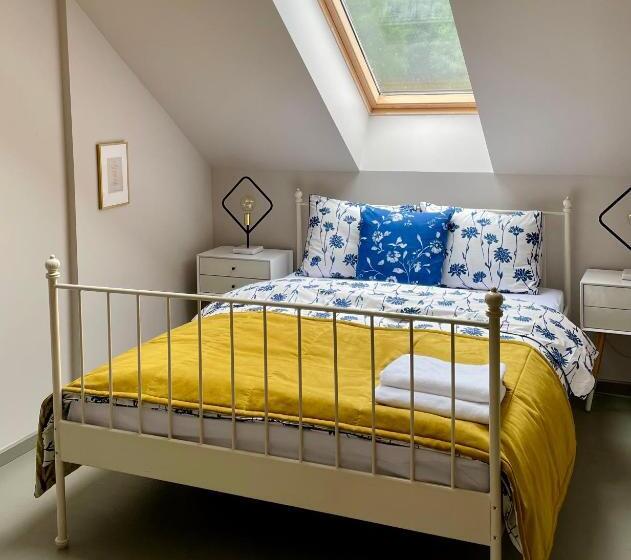 スタンダードスタジオ, Uroczysko Gryżyna