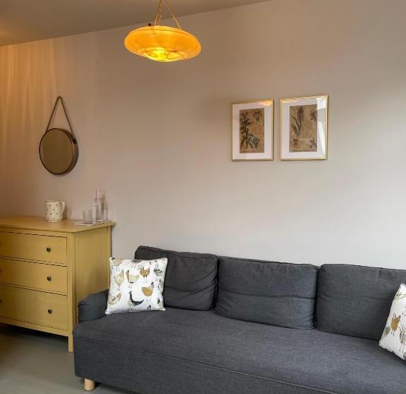 スタンダードスタジオ, Uroczysko Gryżyna