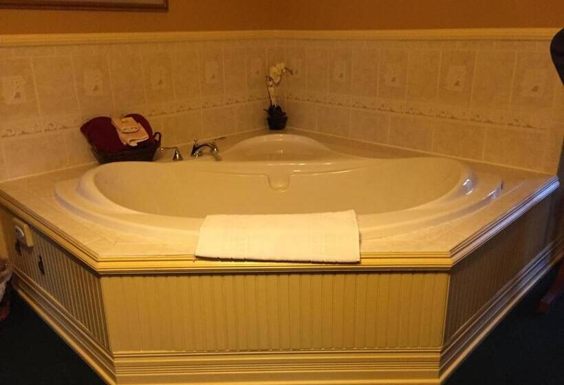 חדר דחוקס עם מיטת קינג, Alaska's Capital Inn Bed And Breakfast