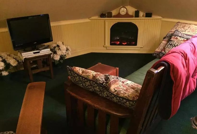 キングサイズベッドのデラックスルーム, Alaska's Capital Inn Bed And Breakfast