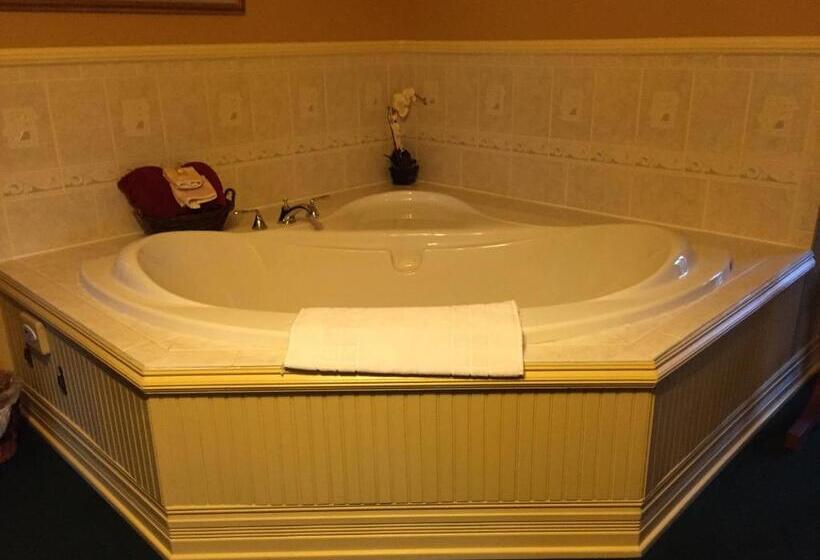 חדר דחוקס עם מיטת קינג, Alaska's Capital Inn Bed And Breakfast