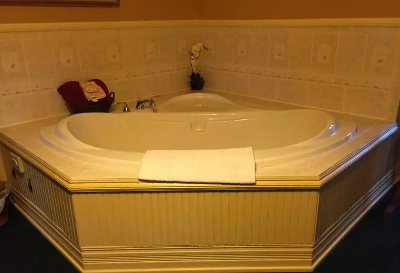 キングサイズベッドのデラックスルーム, Alaska's Capital Inn Bed And Breakfast